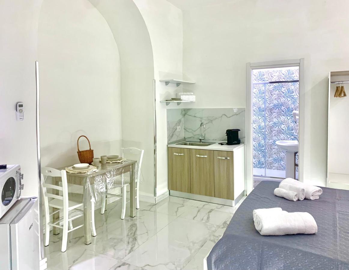 Donna Rita House Apartment Наполи Екстериор снимка