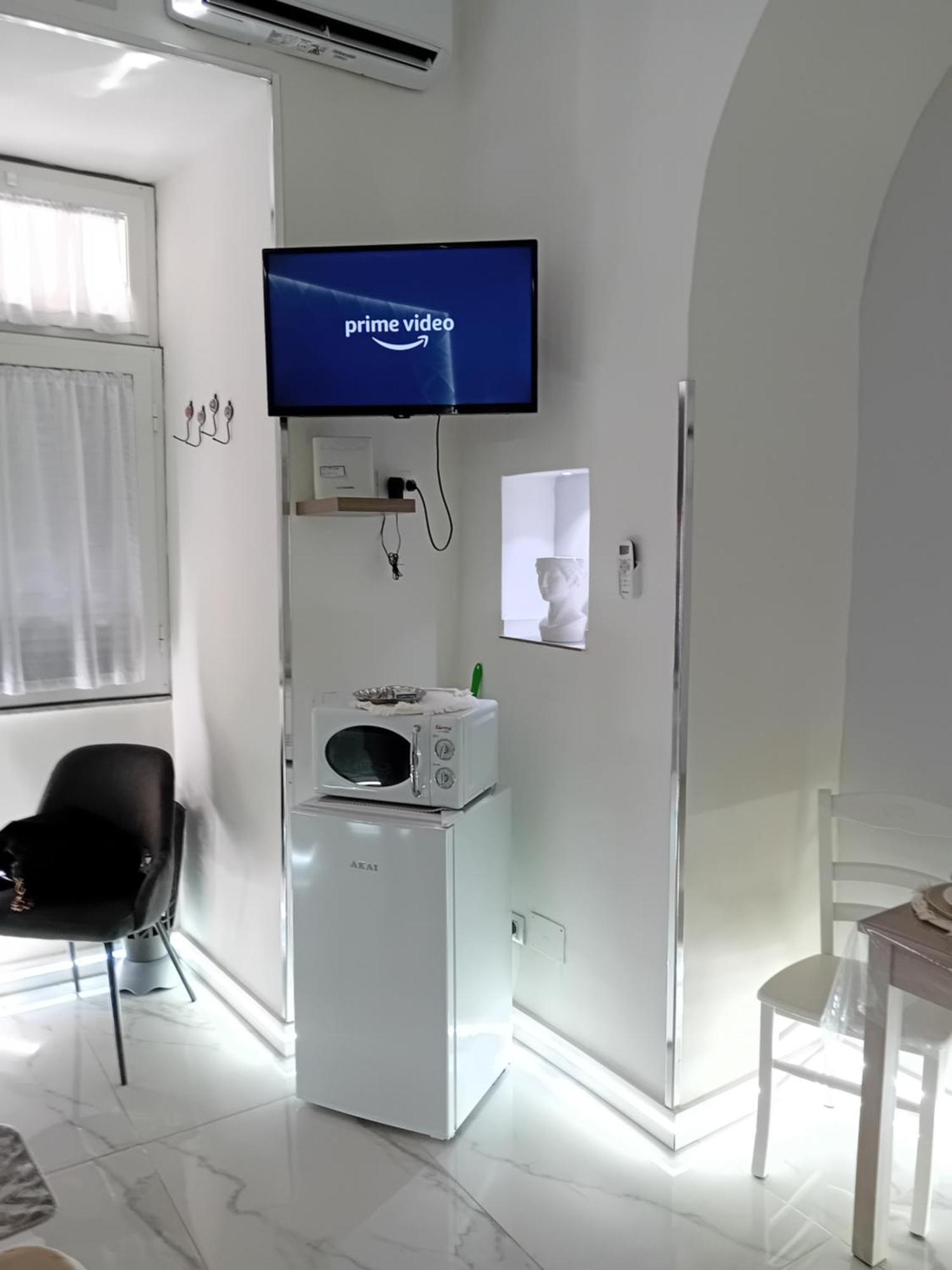 Donna Rita House Apartment Наполи Екстериор снимка
